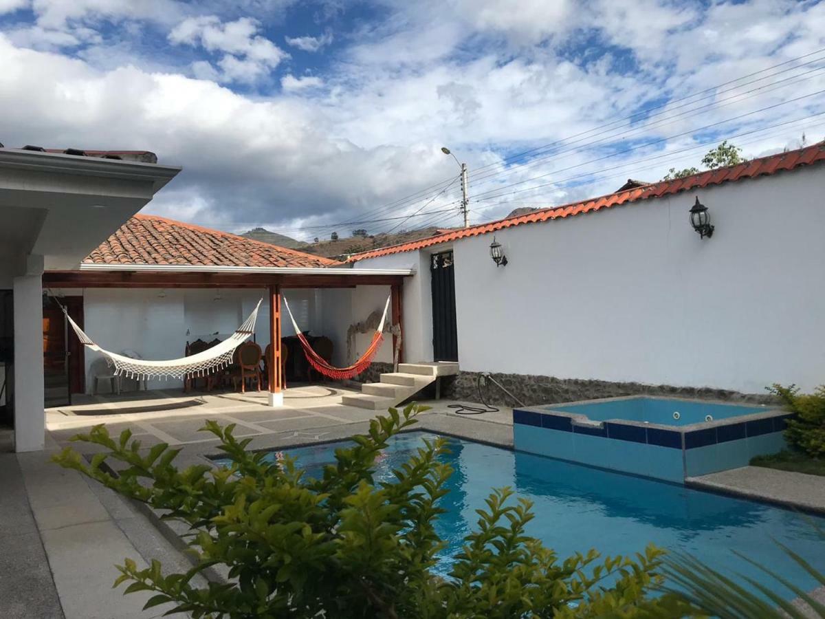 Hostel Las Palmas ビルカバンバ エクステリア 写真